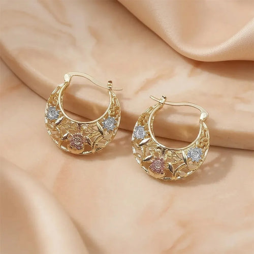 🌸 Vintage Gold Flower Hoop Earrings